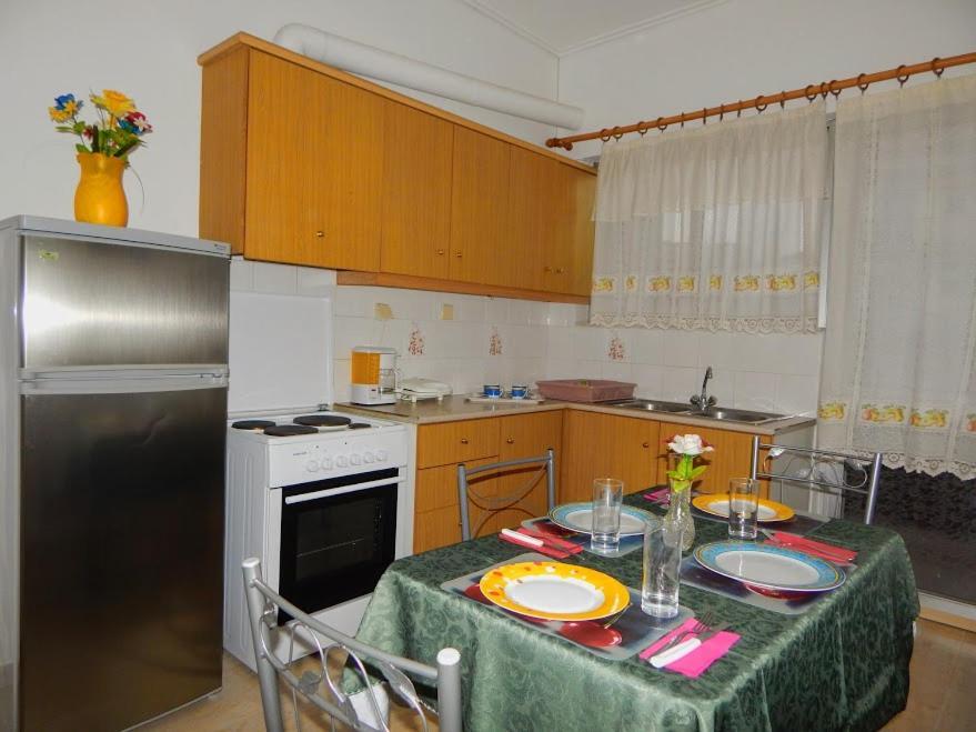 Cozy Apartment For 2-5 People-Center Tripoli 1 Екстер'єр фото